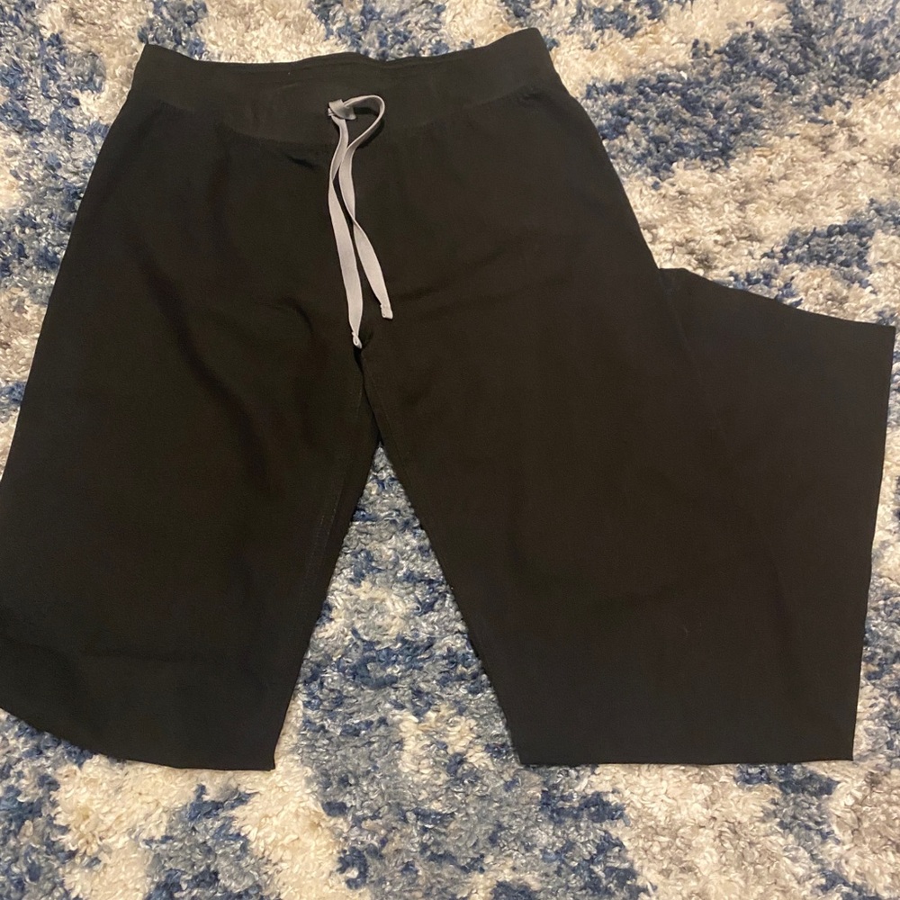 Black figs bottoms. Basic livingston small.